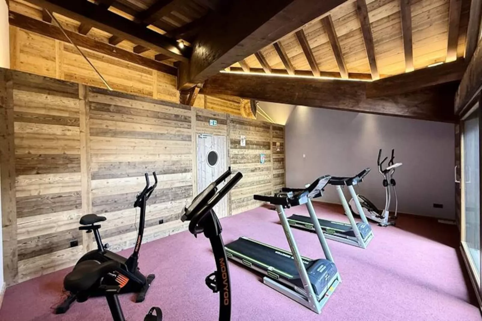 Résidence Complexe Aiguilles-Niet-getagd