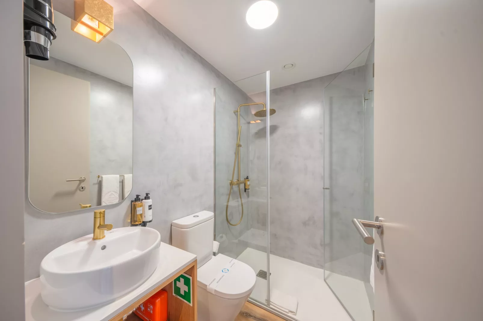 Feel Porto Firmeza Coworking & Flat 4.1-Badkamer