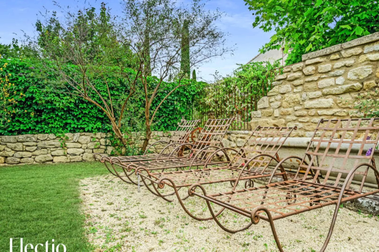 Loggia 9 Pin | R&eacute;sidence Les Petitons-Niet-getagd