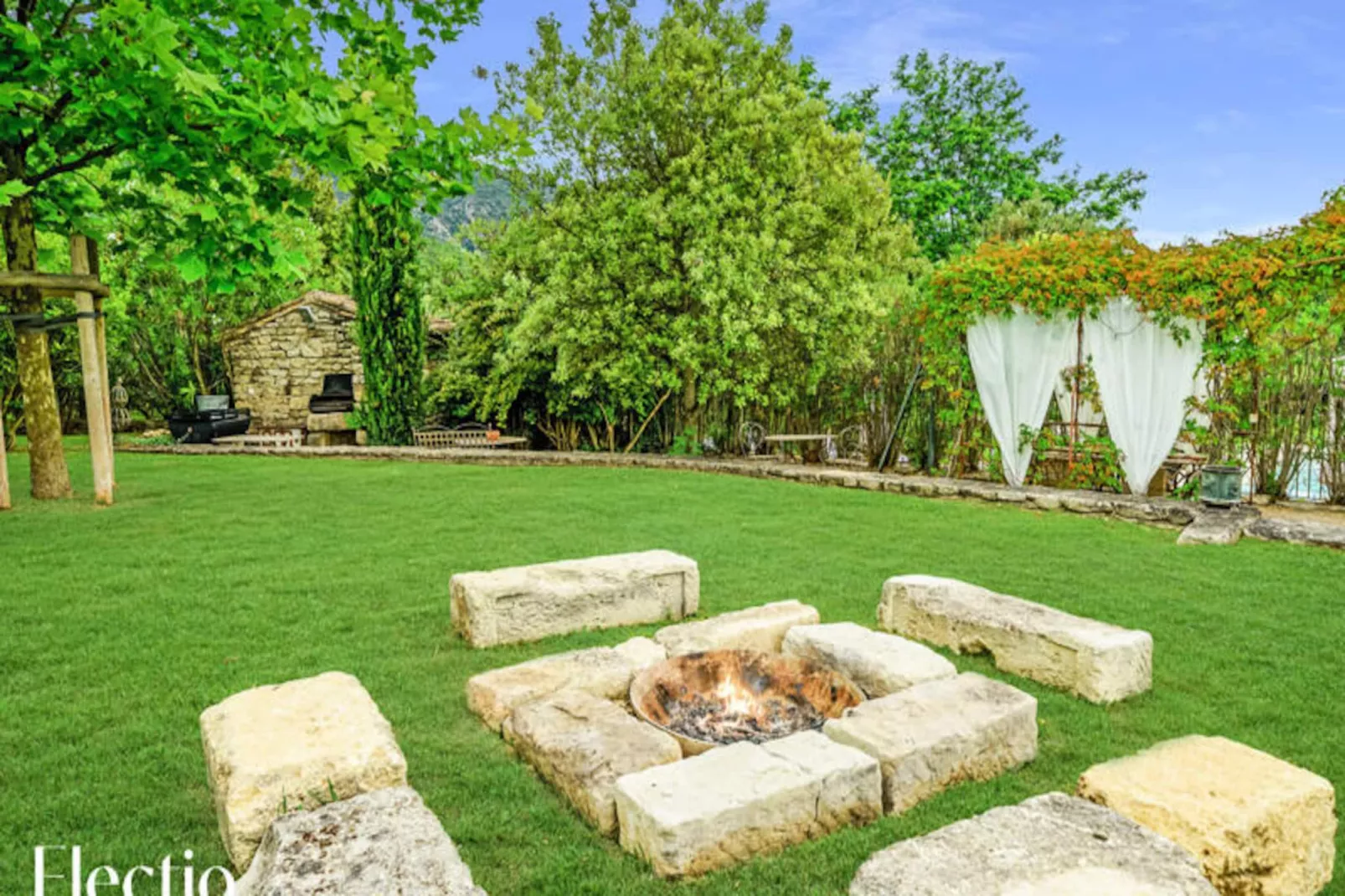 Loggia 5 Rosier | R&eacute;sidence Les Petitons-Niet-getagd