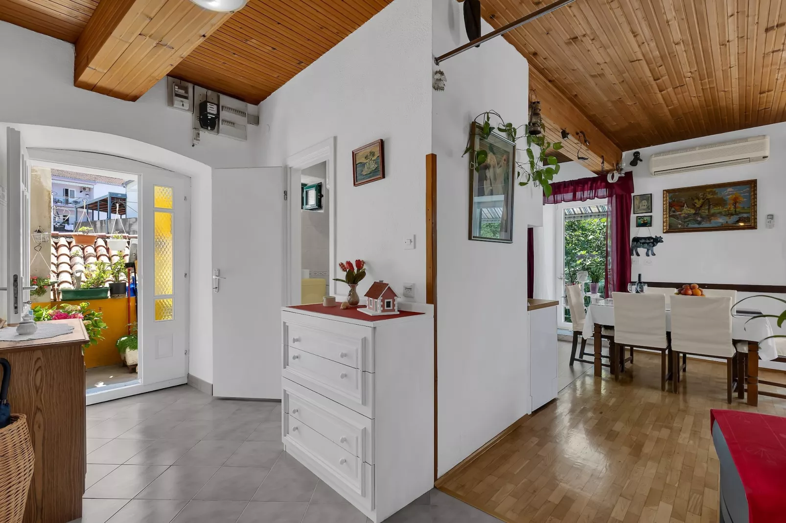 Apartments Kata - Three Bedroom Apartment with Balcony-Binnen