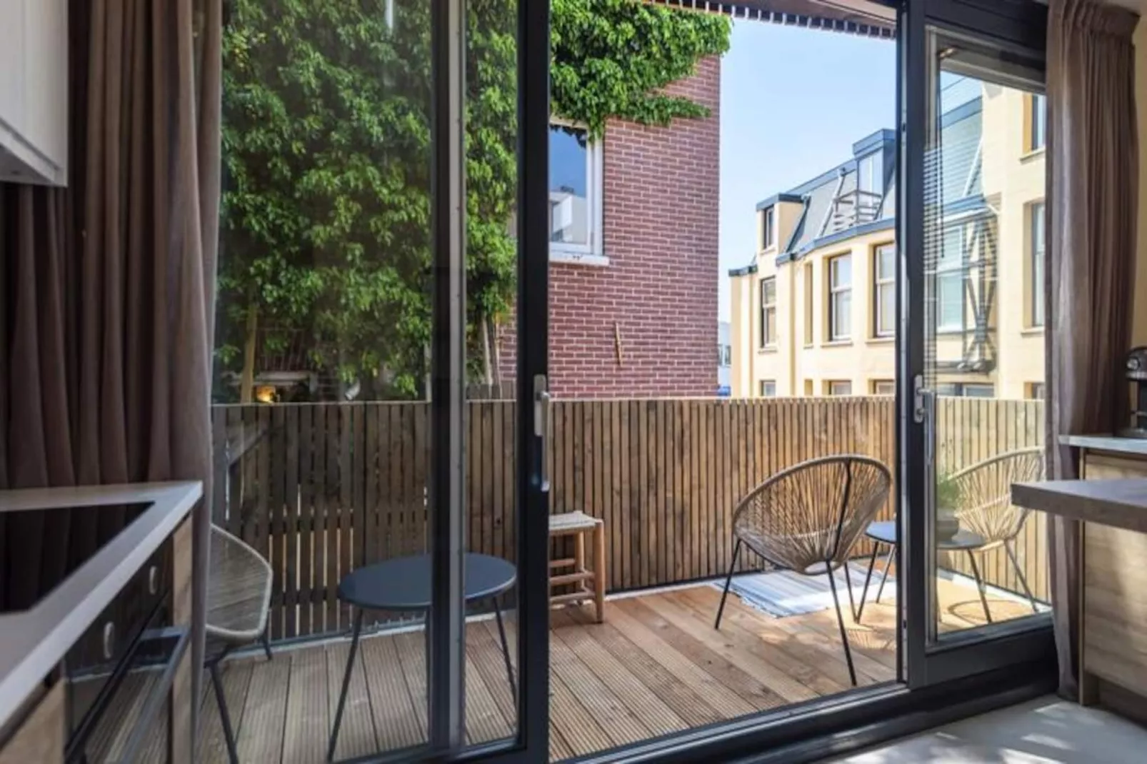 The Modern Burrow-Niet-getagd