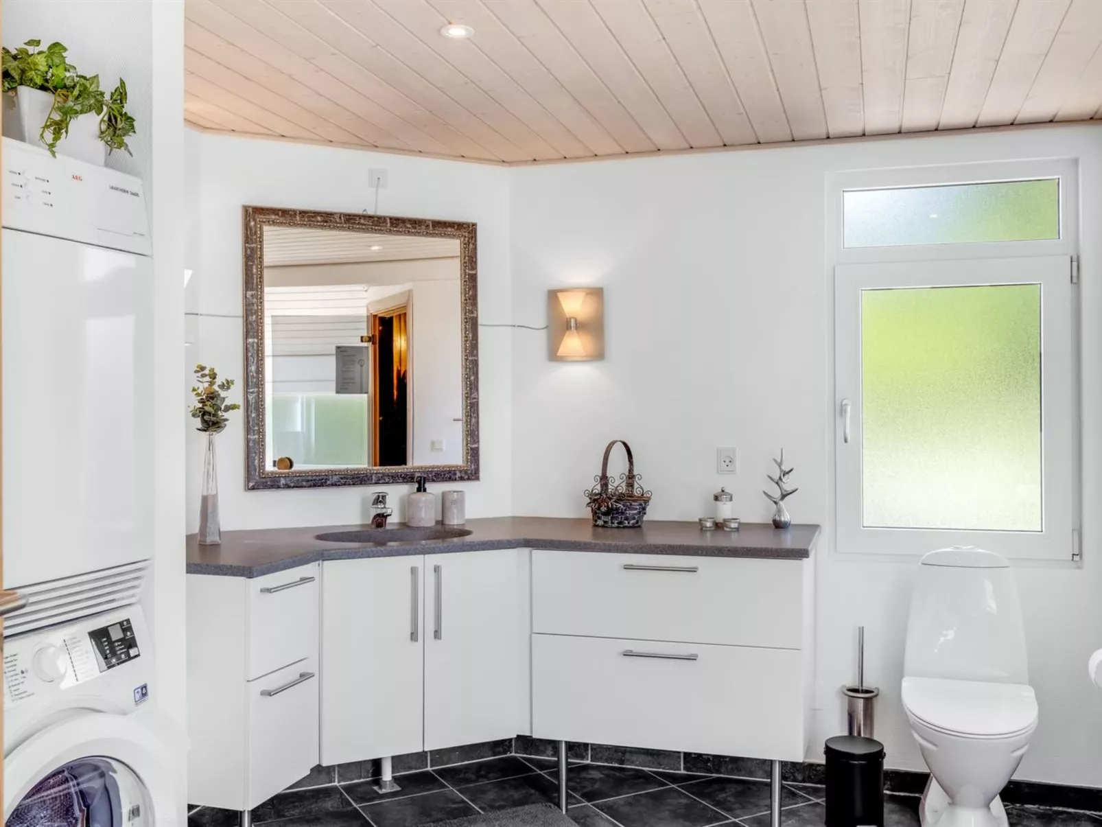 "Arny" - 1.5km from the sea-Binnen