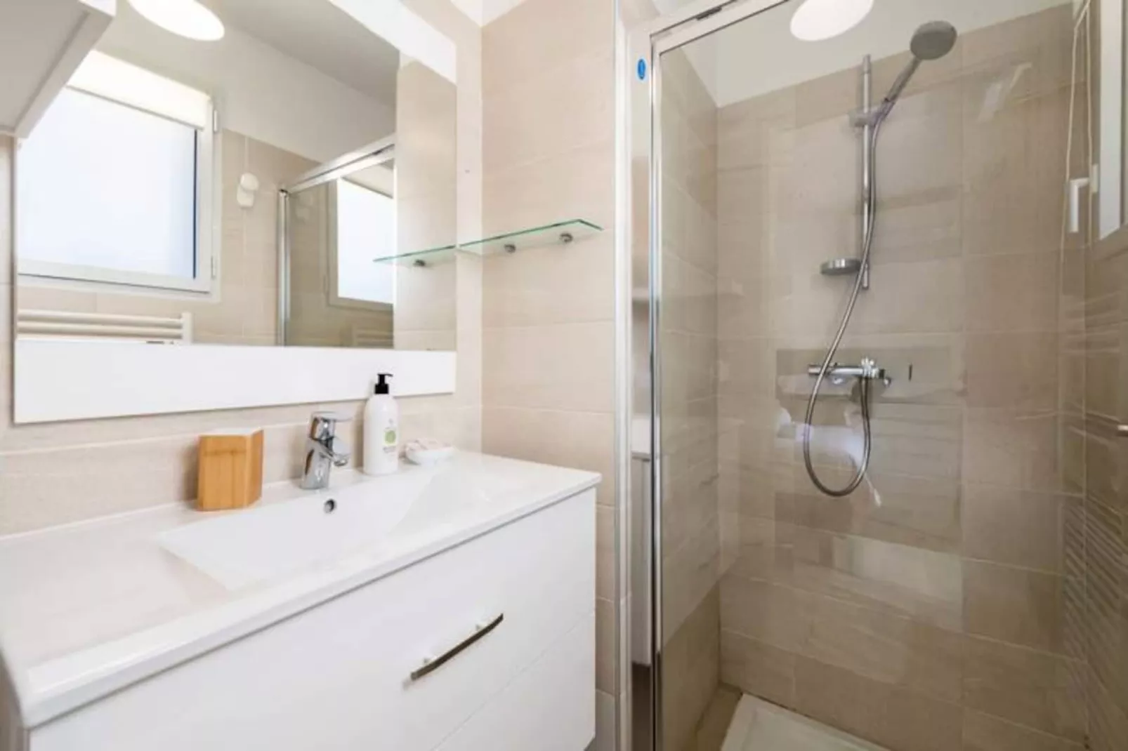 Résidence 4p Rooftop Avec Jacuzzi & Parking, Cannes-Niet-getagd