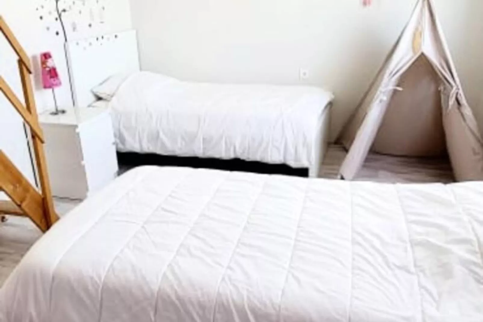 Résidence Villa Camarguaise : Entre Plage Et Centre Ville Avec Bassin Ext&eacute;rieur-Niet-getagd