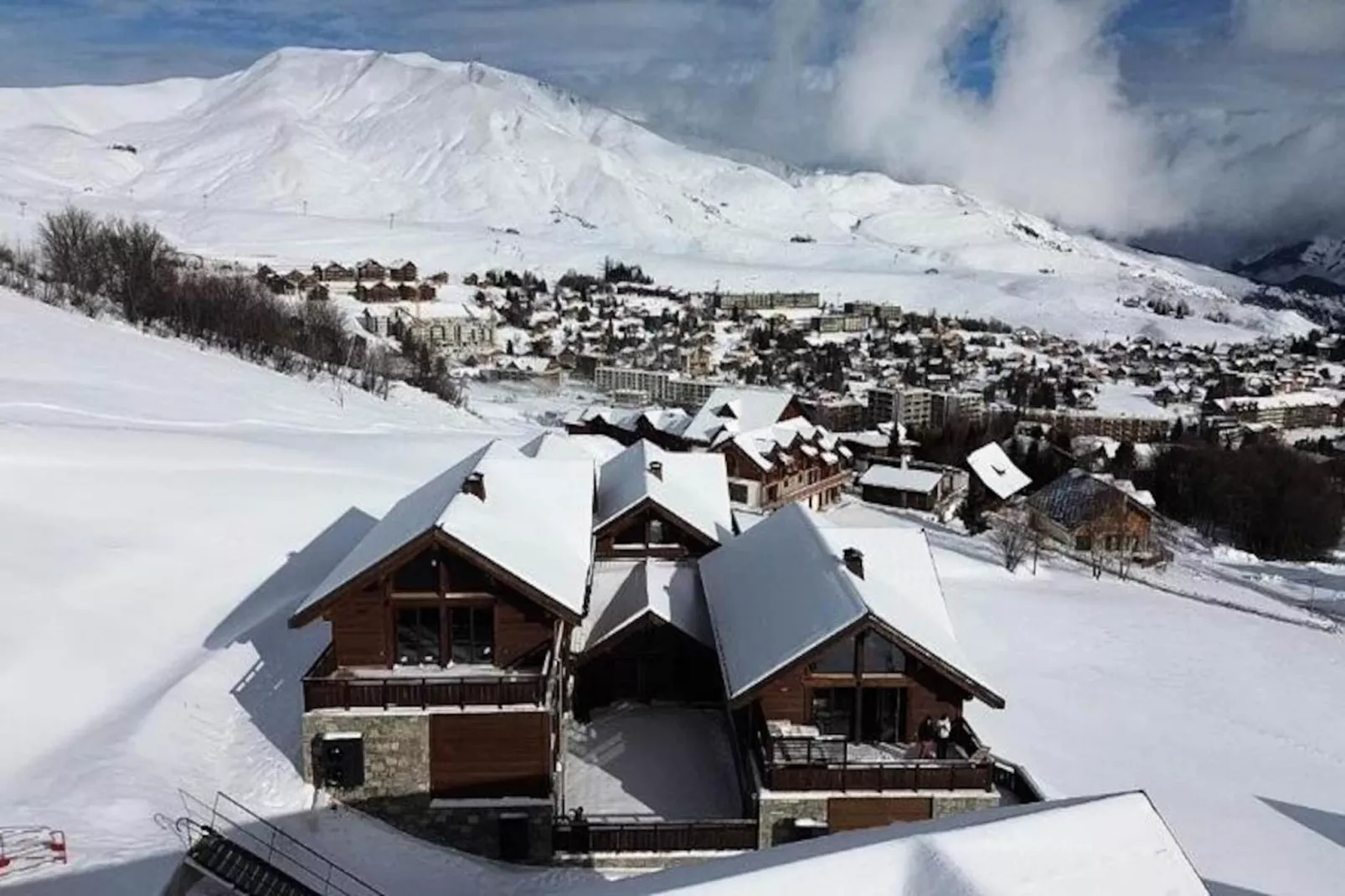 Résidence Complexe Aiguilles-Niet-getagd