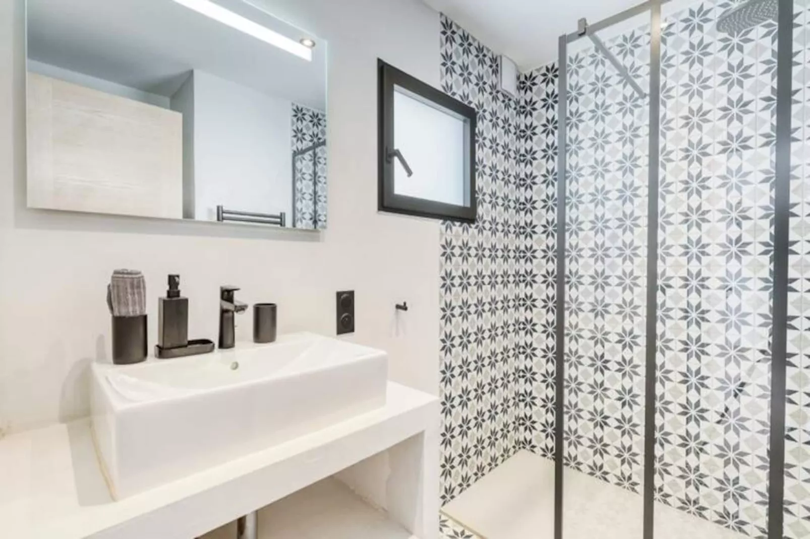 Résidence Villa Figuière - Vue Mer Et Piscine - Tout Confort-Niet-getagd