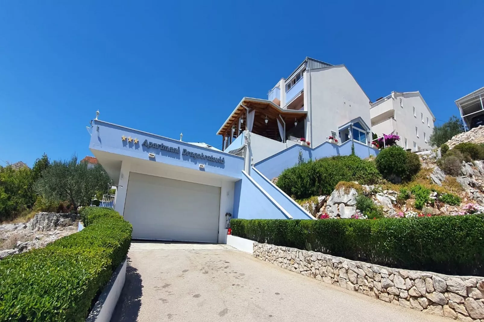 Apartments Dragobratović - Superior One Bedroom  Apartment with  Balcony and Side Sea View (Apartment 4)-Buitenlucht