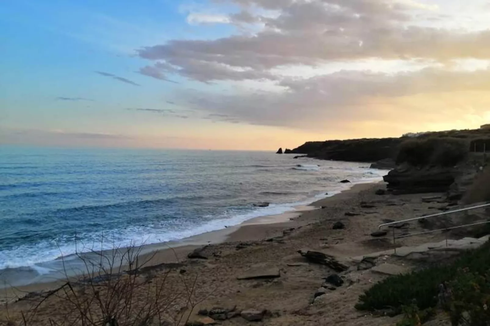 Beau T2 Bis Traversant Idéalement Situé-Niet-getagd