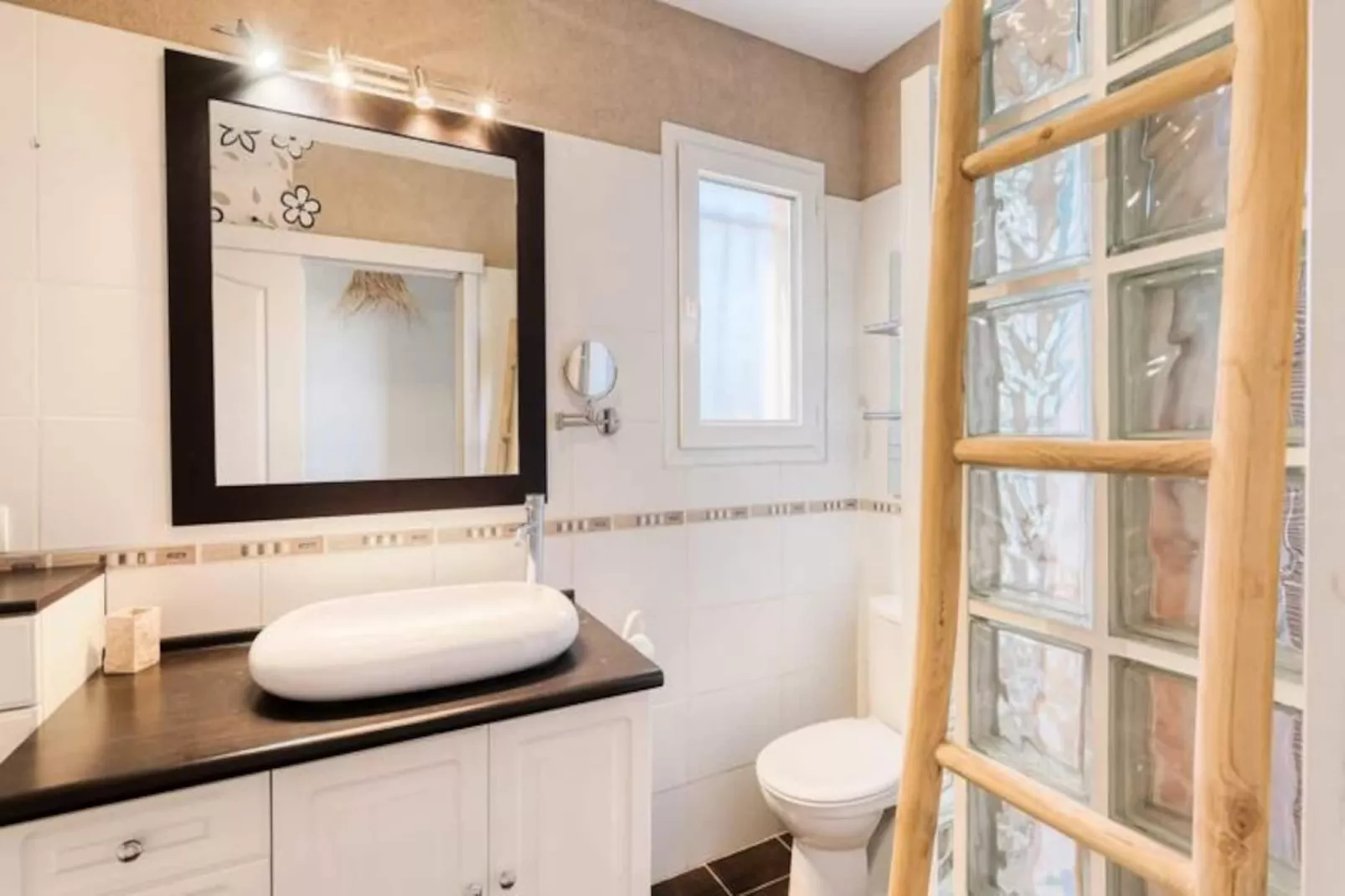 Résidence Vacances En Famille: Maison Avec Piscine & Vue Mer-Niet-getagd