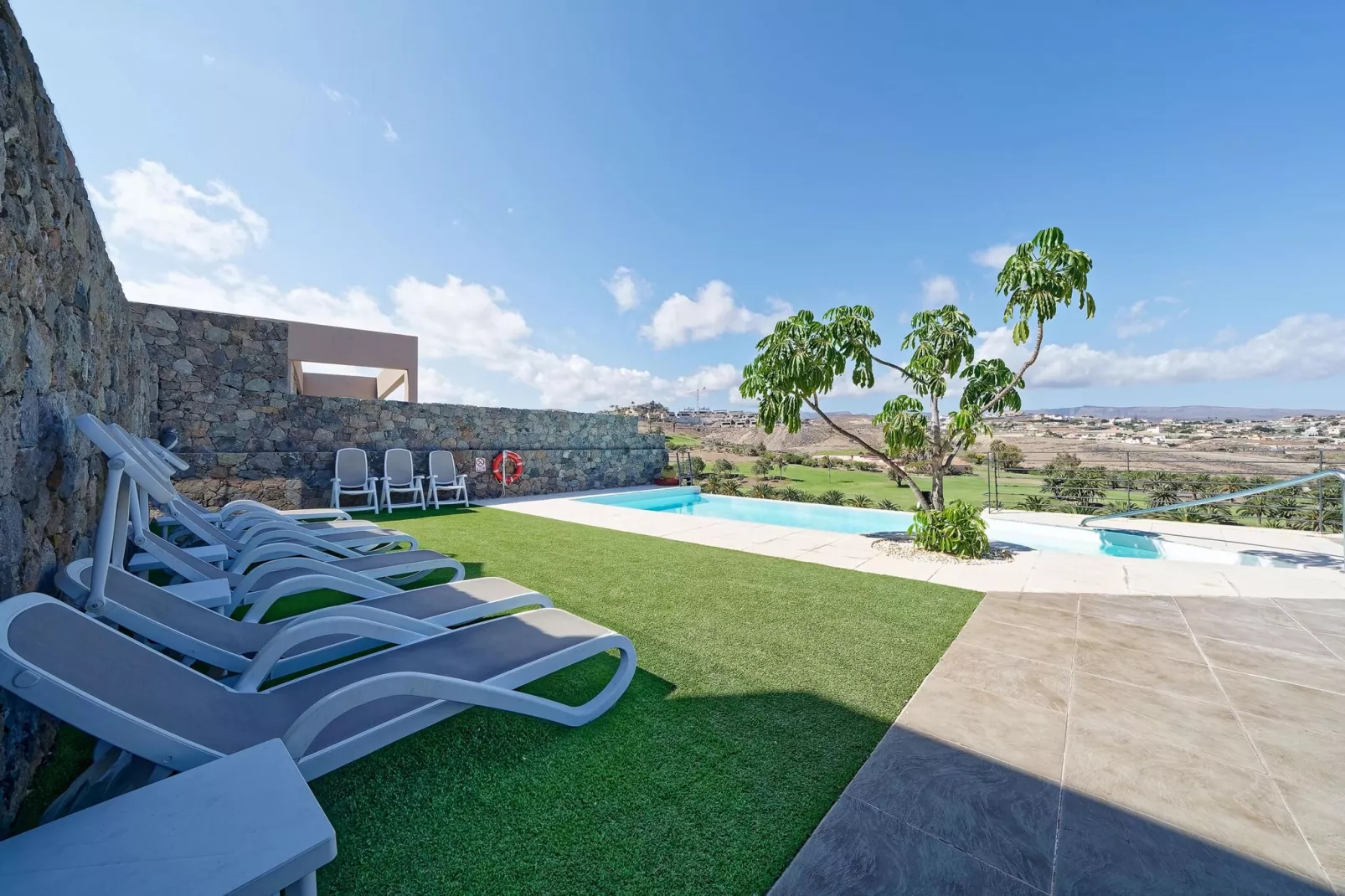 Piedra Amarilla 8 pax-Uitzicht zomer