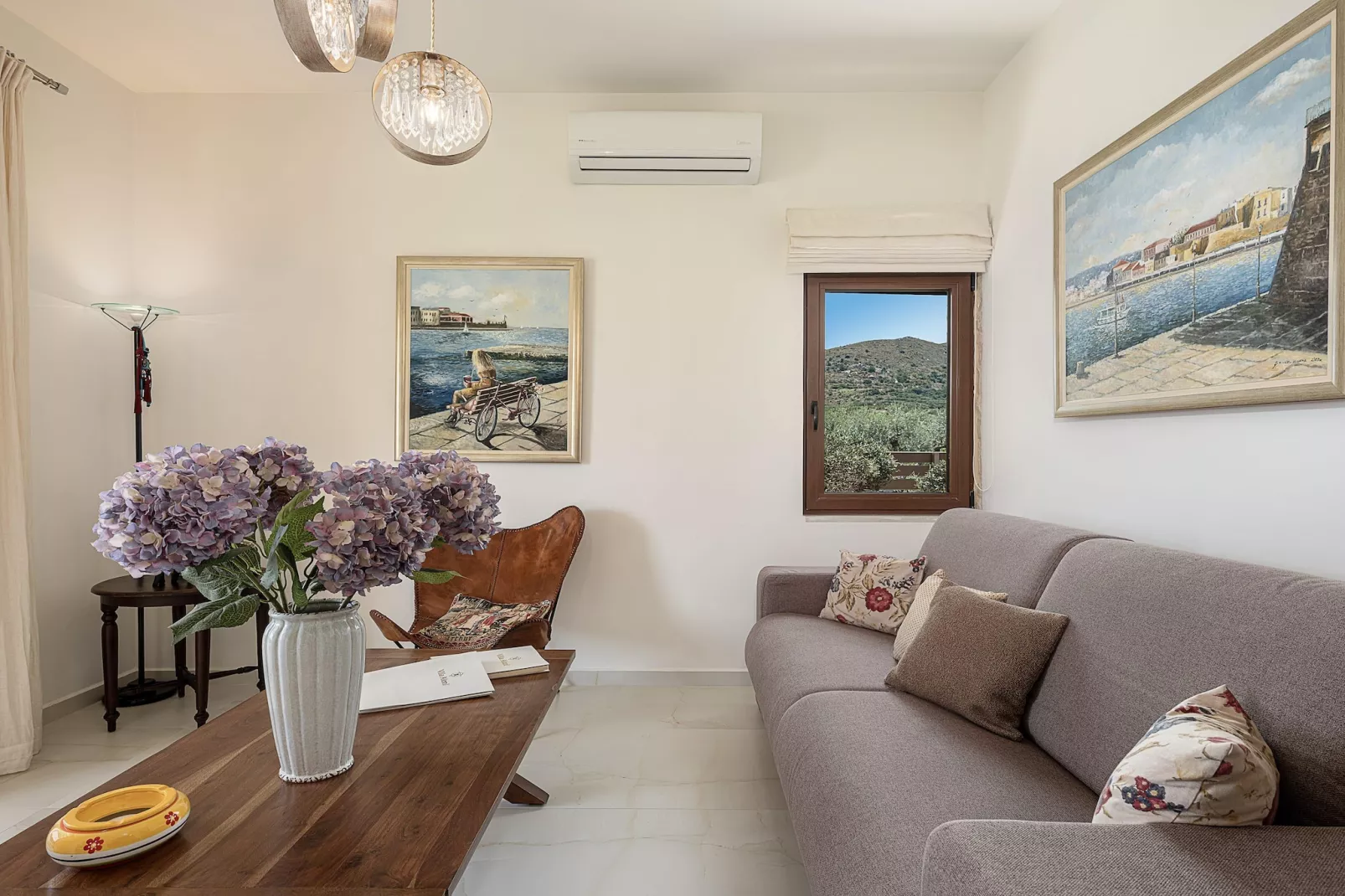 Villa Aloni 8prs-Woonkamer