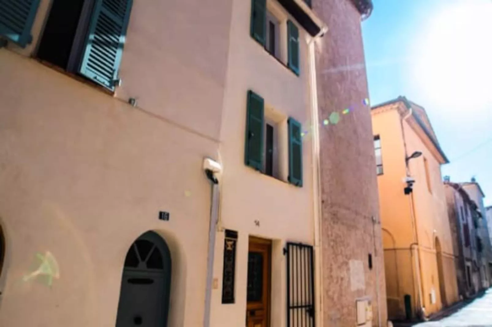 Résidence Charmante Maisonnette Entièrement Rénovée Dans La Vieille Ville D'antibes-Niet-getagd