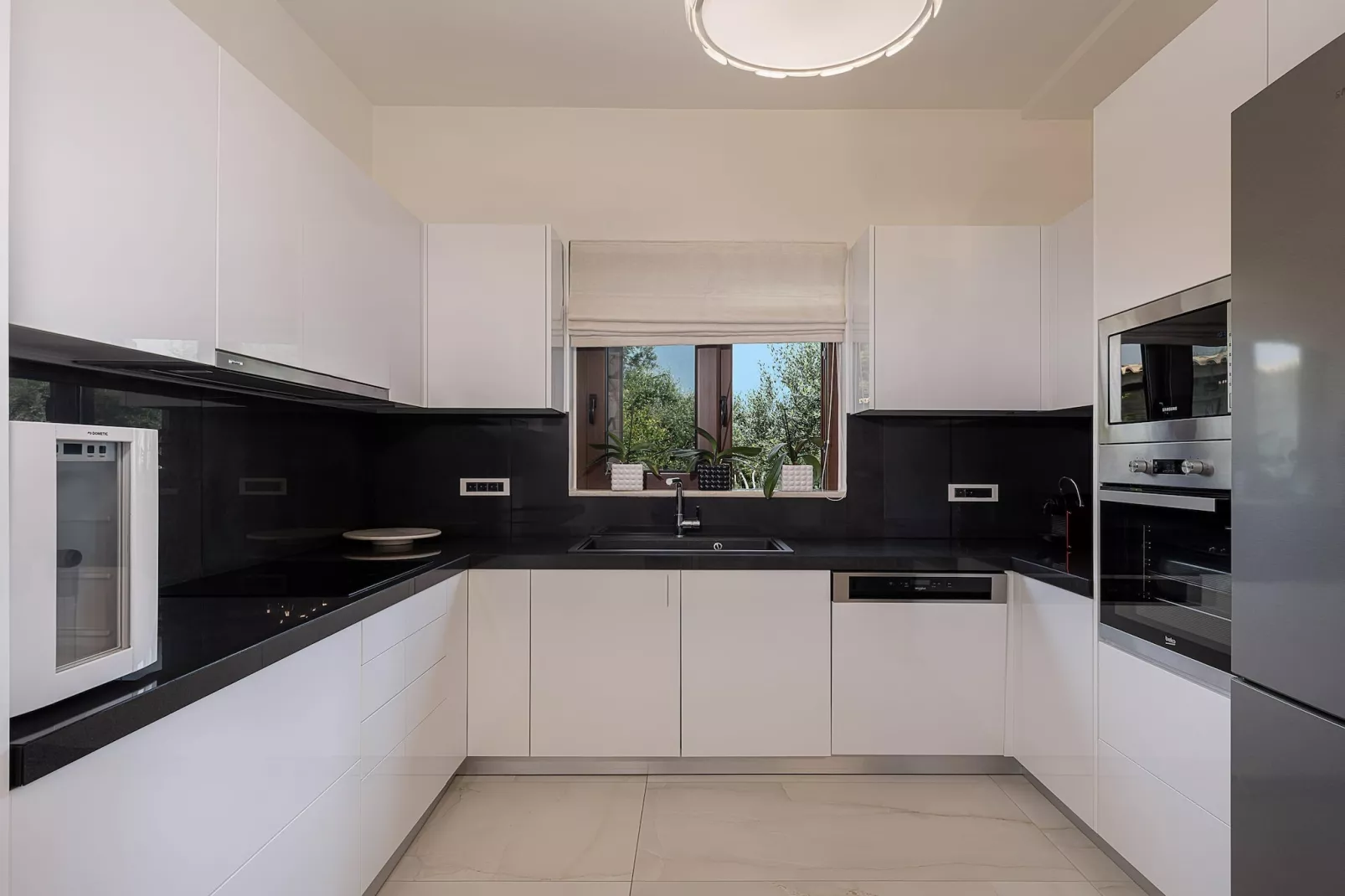 Villa Aloni 8prs-Keuken