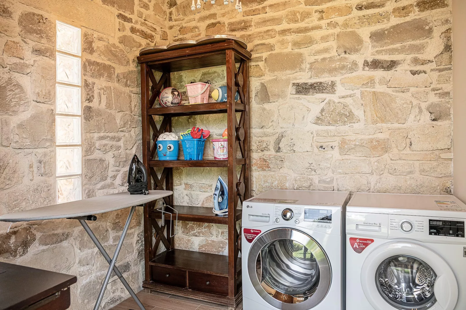 Villa Aloni 8prs-Badkamer