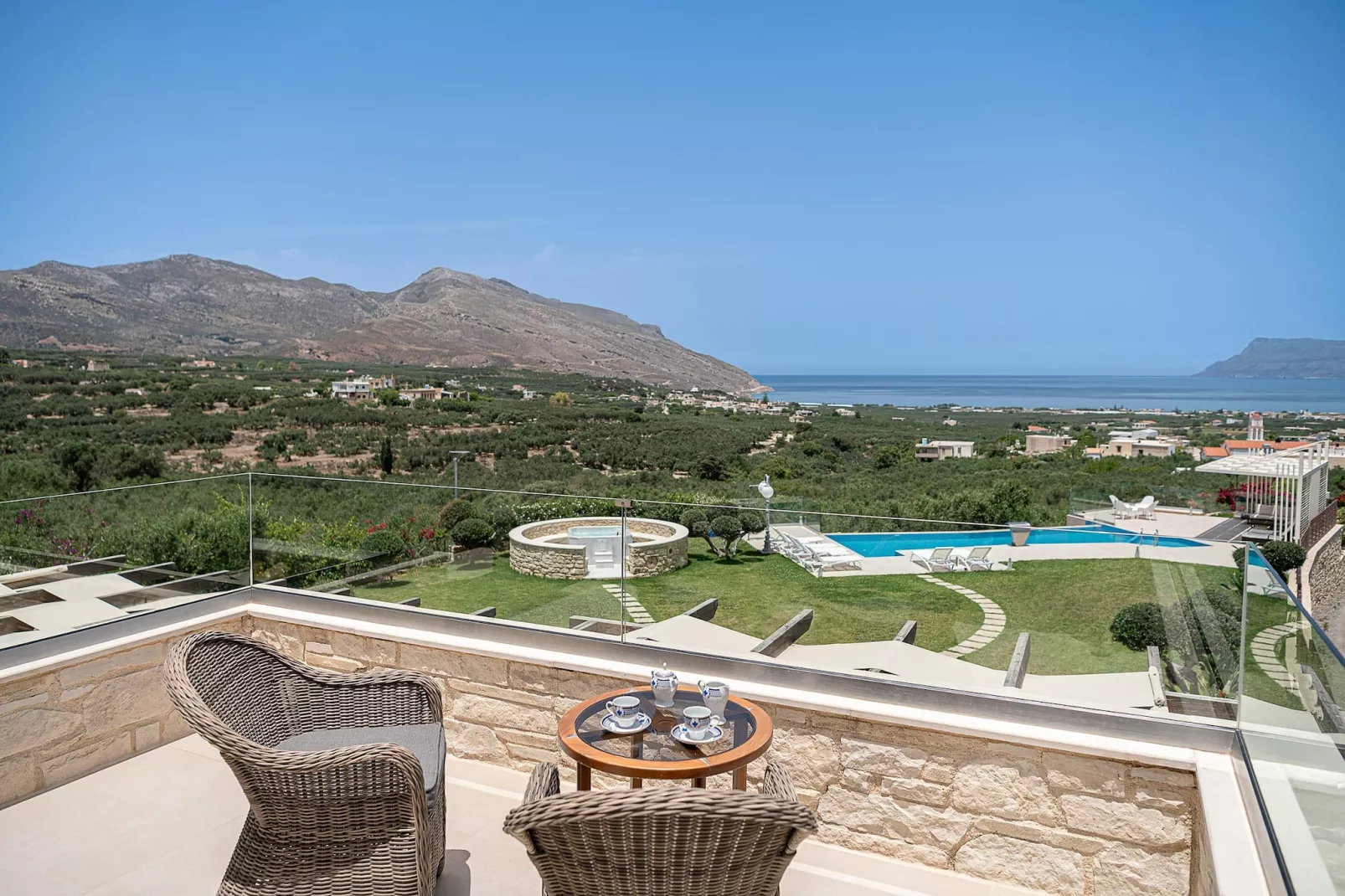 Villa Aloni 8prs-Terrasbalkon