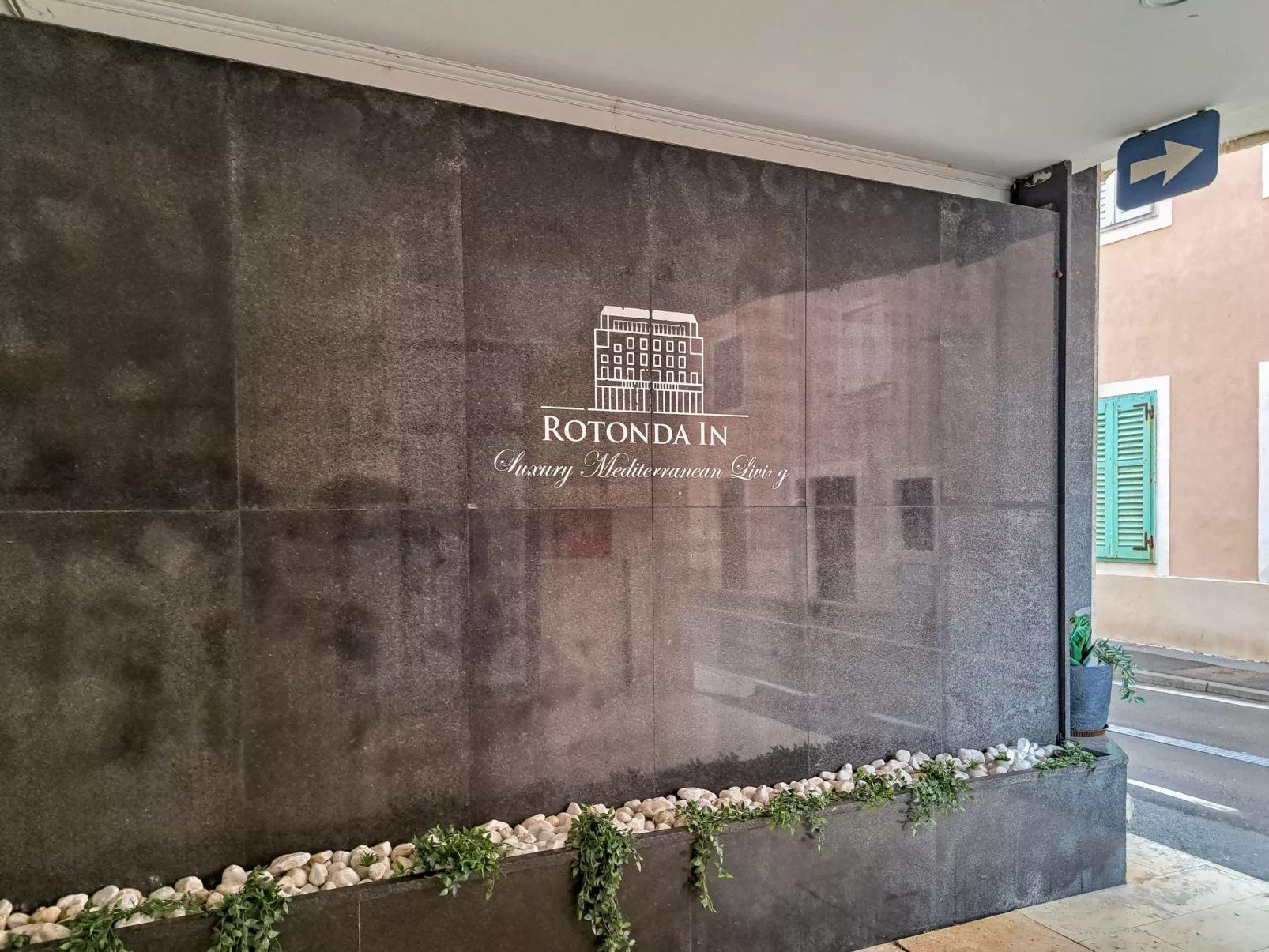 Aparthotel Rotonda Inn-Buiten