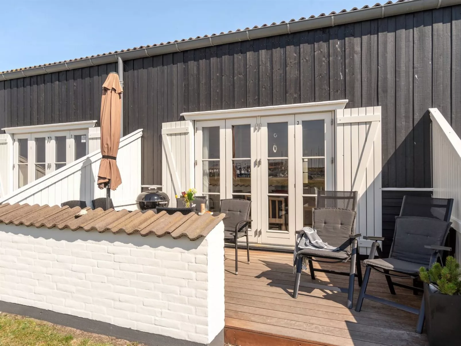 "Idunn" - 100m to the fjord-Buiten