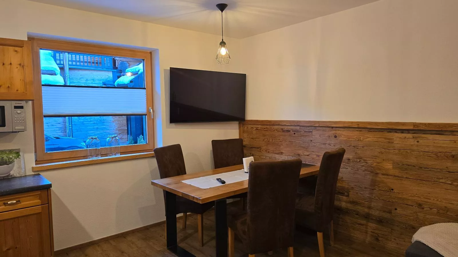 Tauernapart I und II-Eetkamer