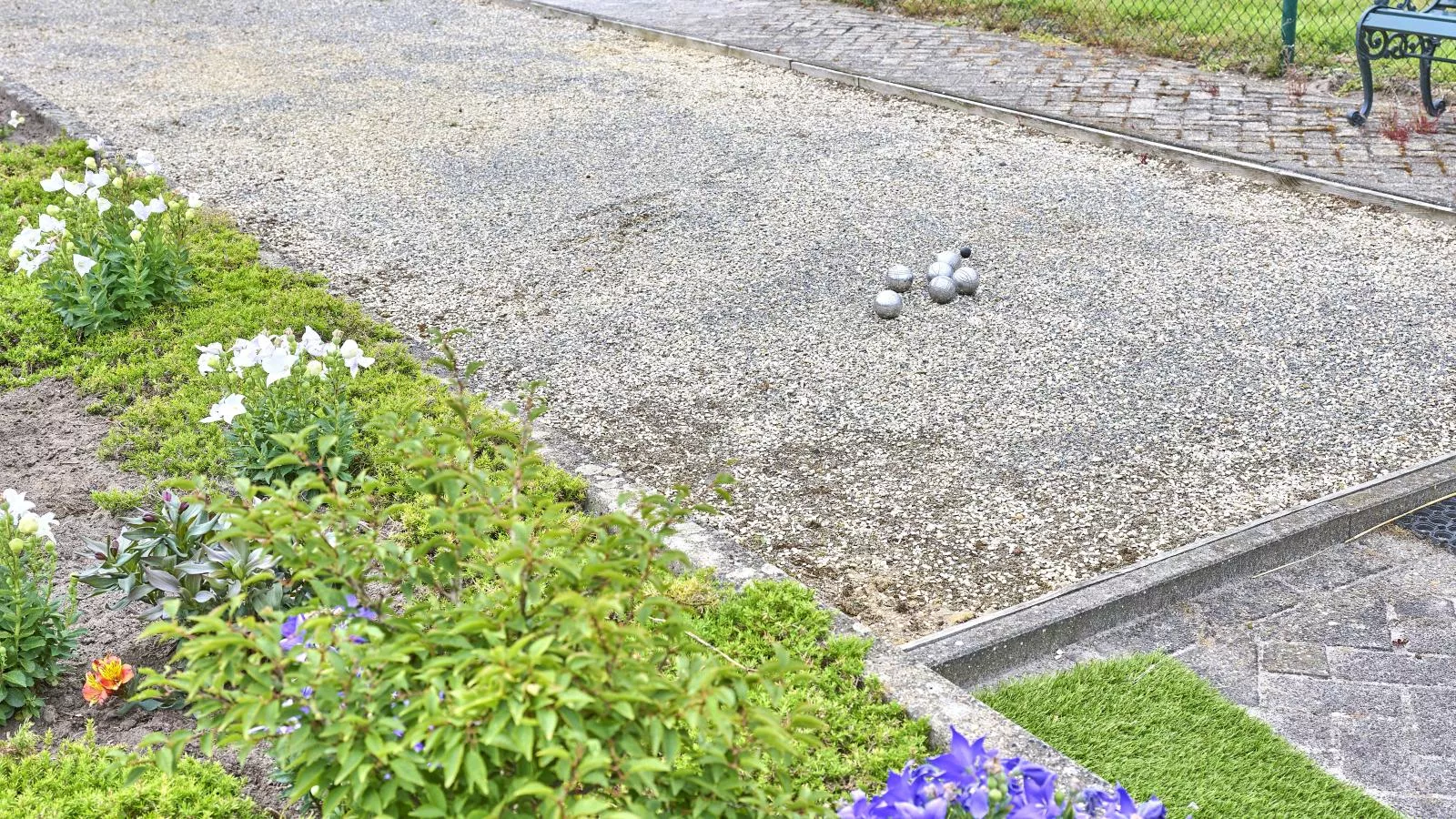 De Vrije Vogel-Parkfaciliteiten