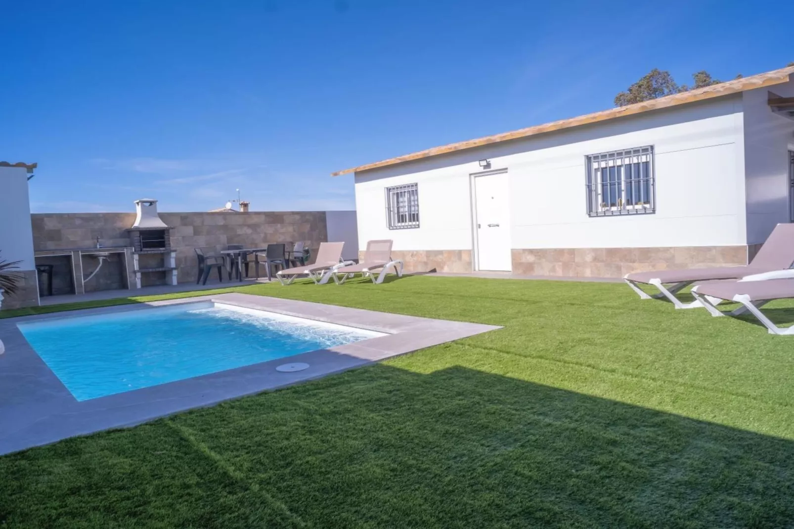 4676-+34696547830-Zwembad