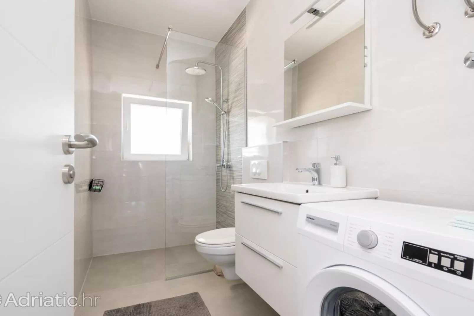 Panoramic View Apartment ILM-Badkamer