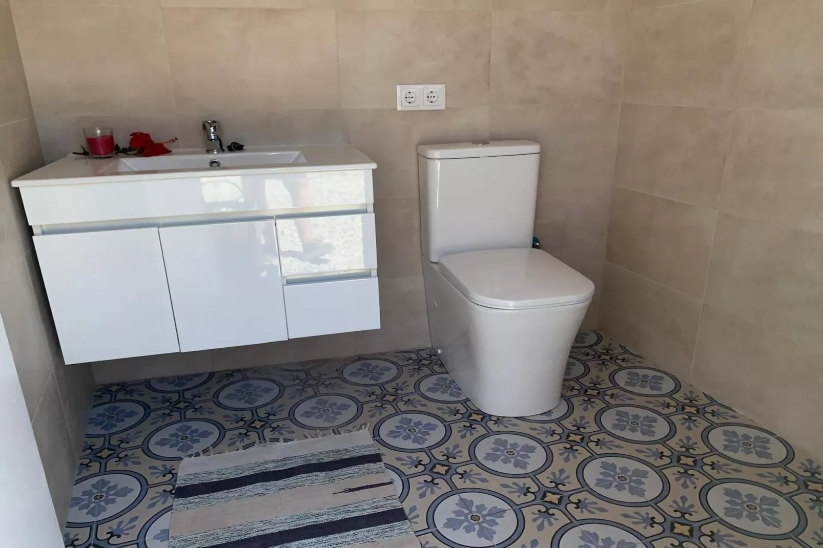 Paola -Casa Mevak-Badkamer