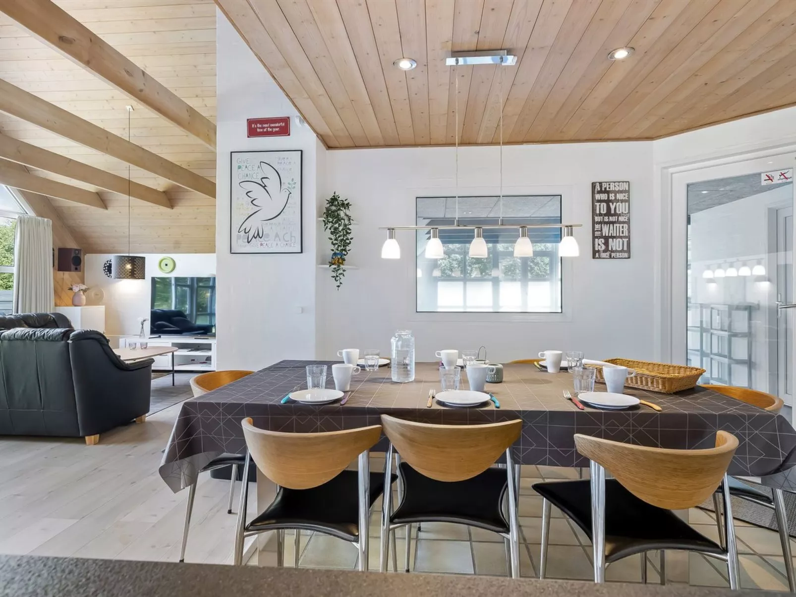 "Sondra" -  from the sea-Binnen