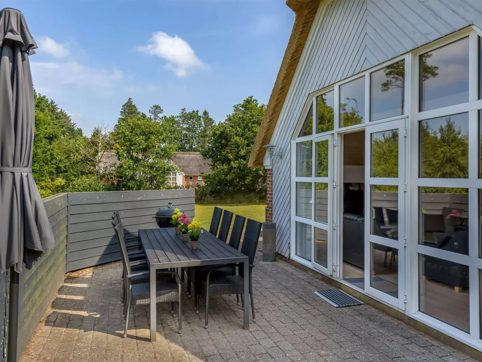 "Sondra" -  from the sea-Buiten