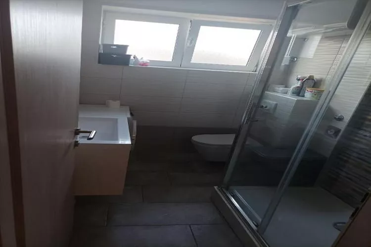 Aqua Maris Lovran - Two Bedroom Apartment with Balcony and Sea view-Badkamer