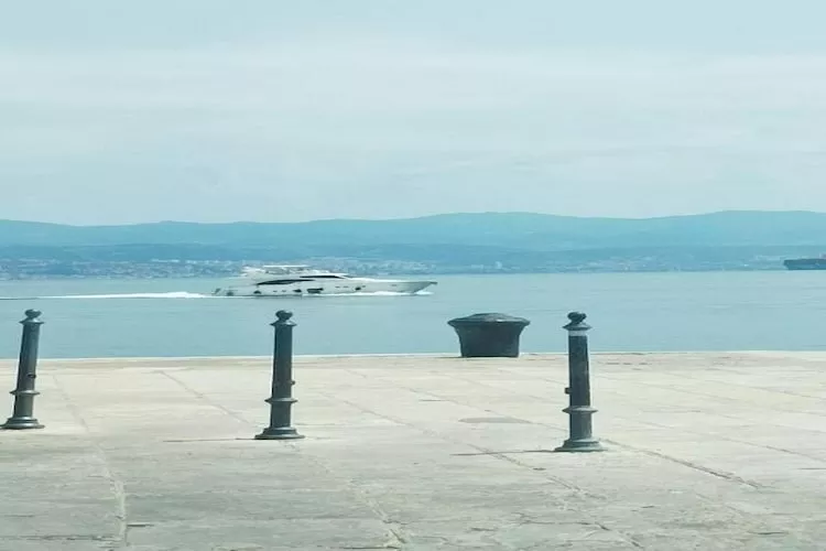 Aqua Maris Lovran - Two Bedroom Apartment with Balcony and Sea view-Sfeer