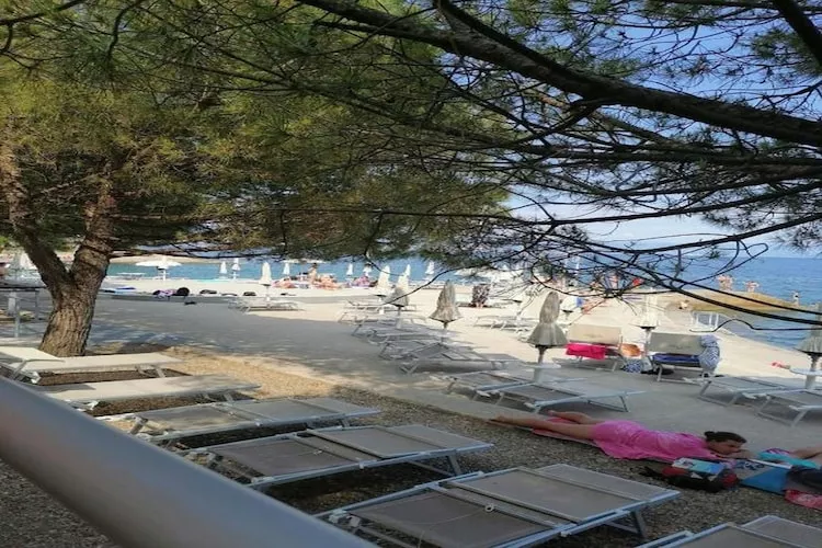 Aqua Maris Lovran - Two Bedroom Apartment with Balcony and Sea view-Sfeer