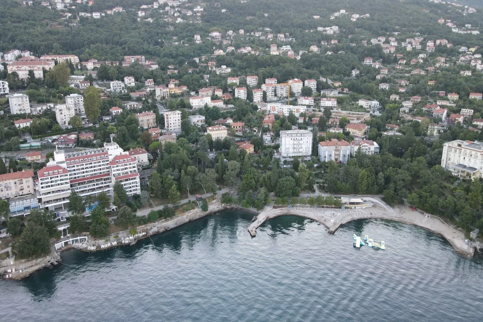 Aqua Maris Lovran - Two Bedroom Apartment with Balcony and Sea view-Sfeer