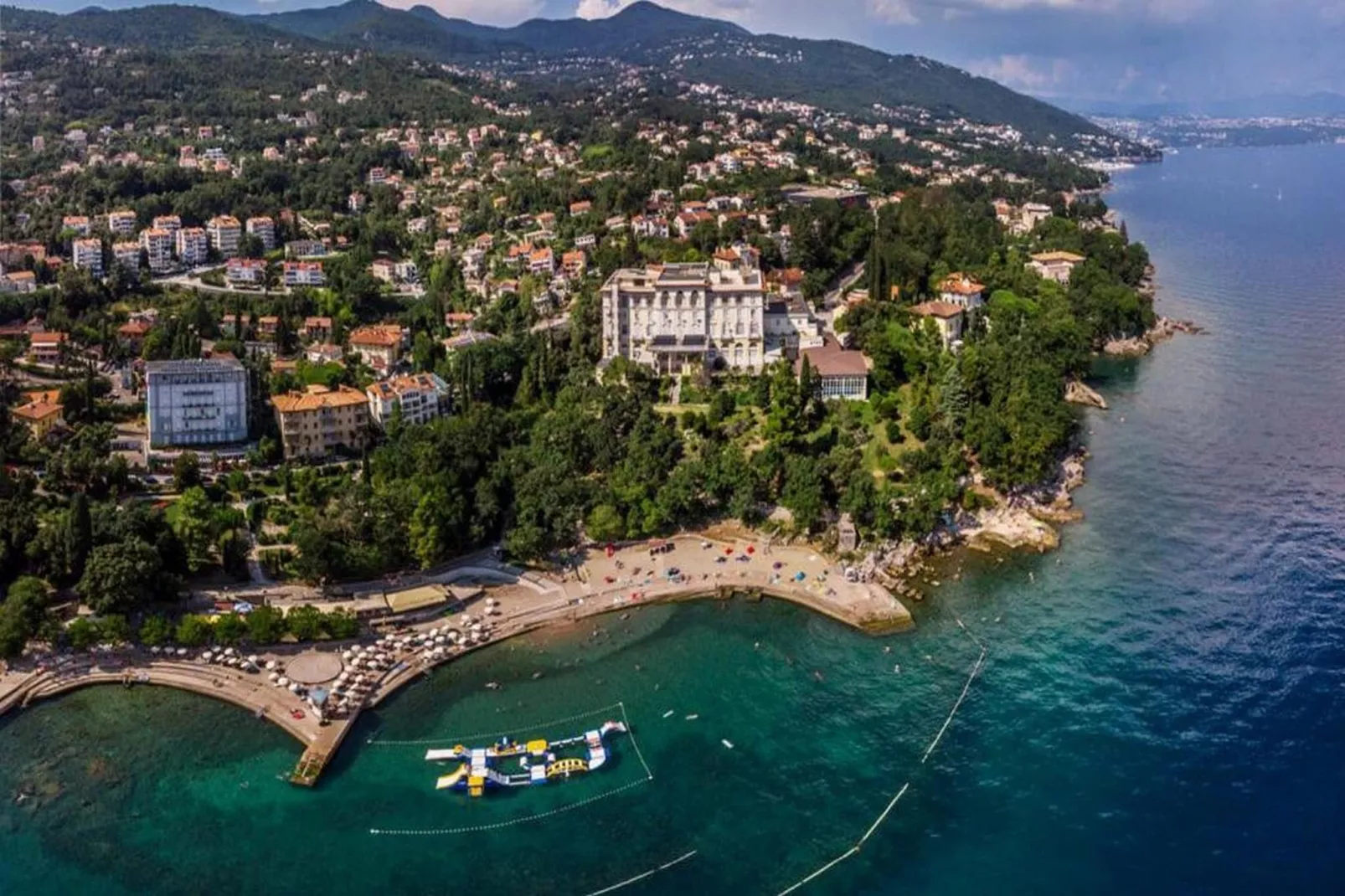 Aqua Maris Lovran - Two Bedroom Apartment with Balcony and Sea view-Sfeer