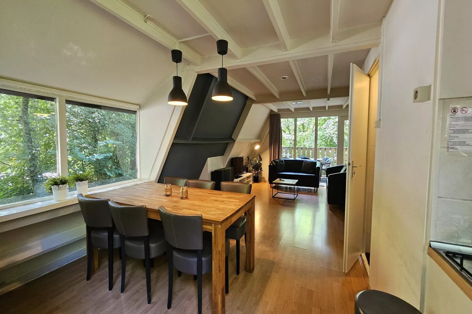 Chalet no 142-Eetkamer