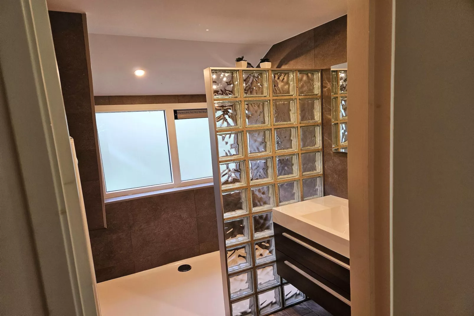 Chalet no 76-Badkamer