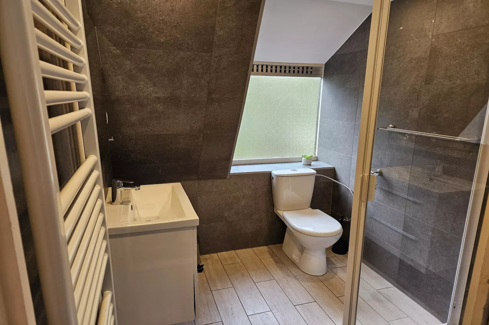 Chalet no 135-Badkamer