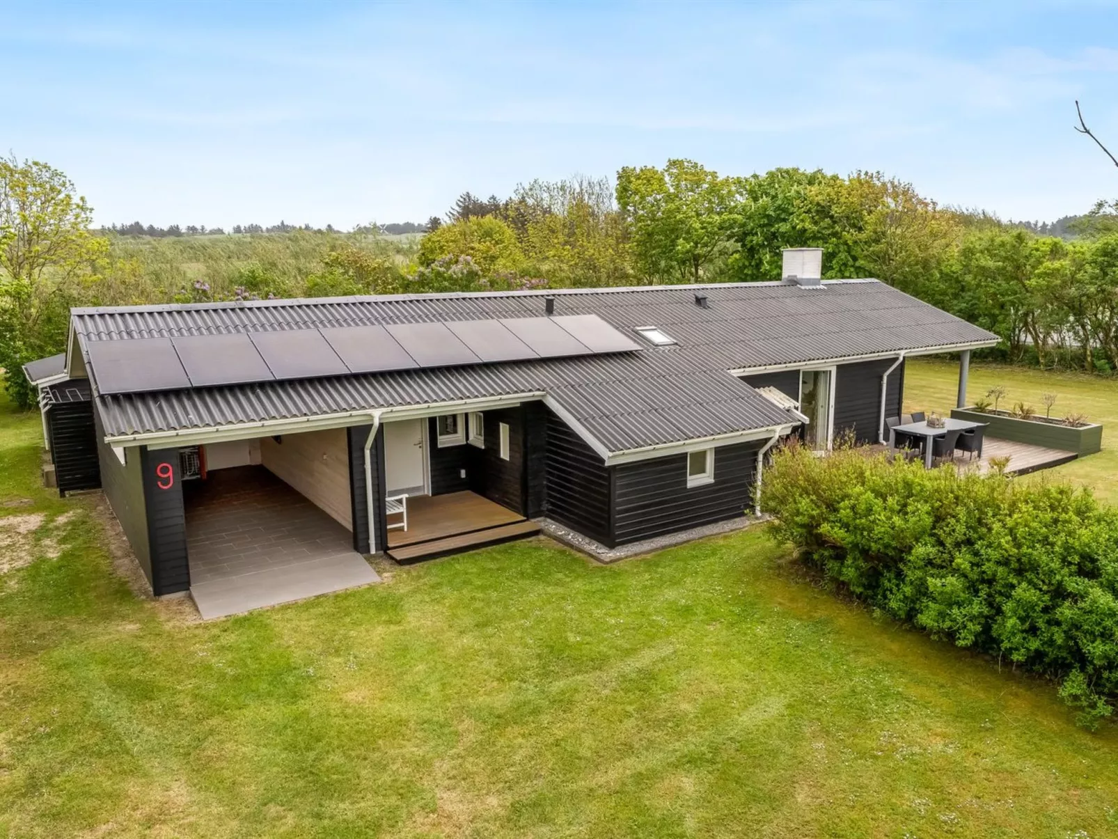 "Ensio" - 1.2km from the sea