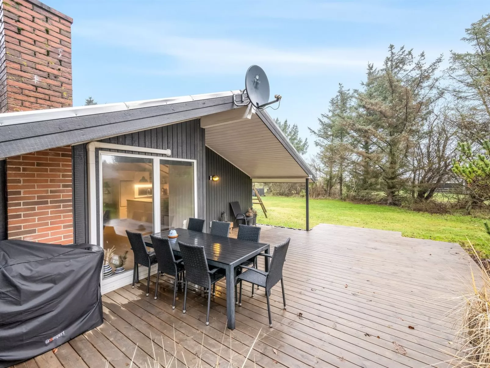 "Veera" -  from the sea-Buiten