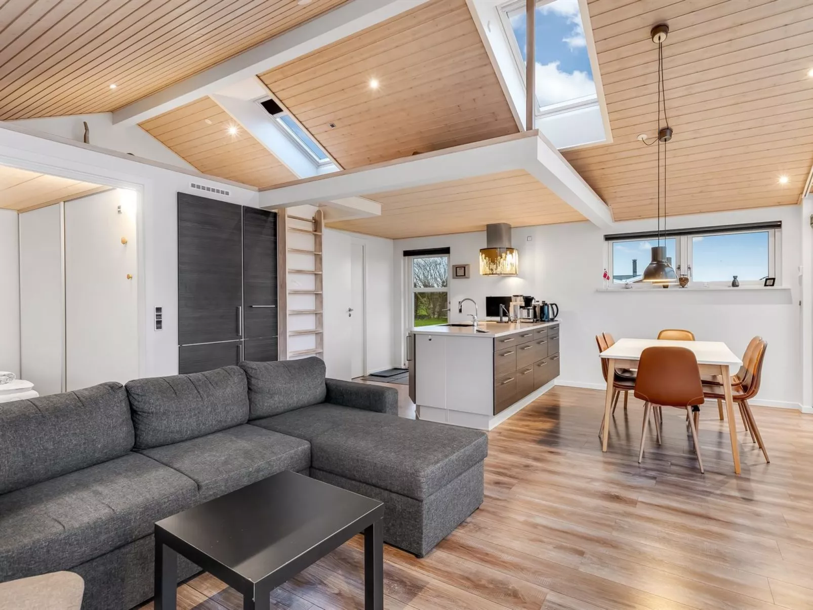 "Bundi" - 25m from the sea-Binnen