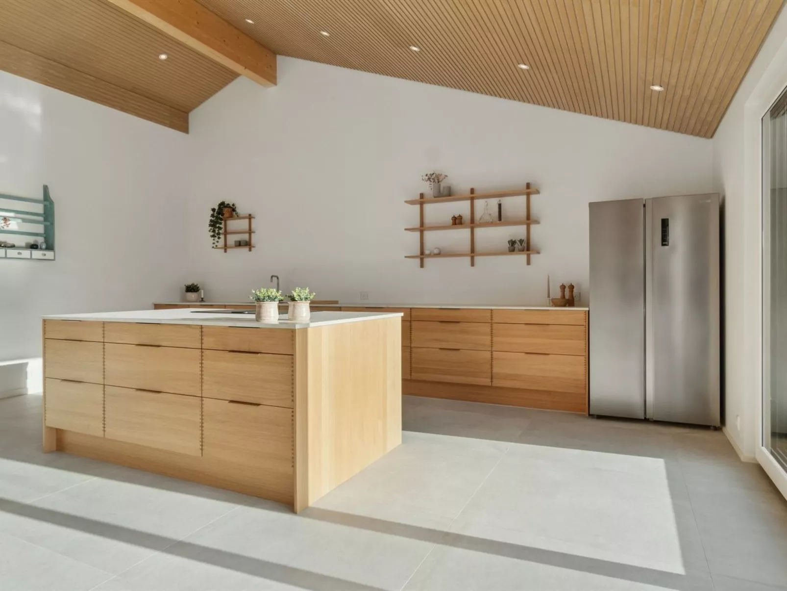 "Antomine" - 150m from the sea-Binnen