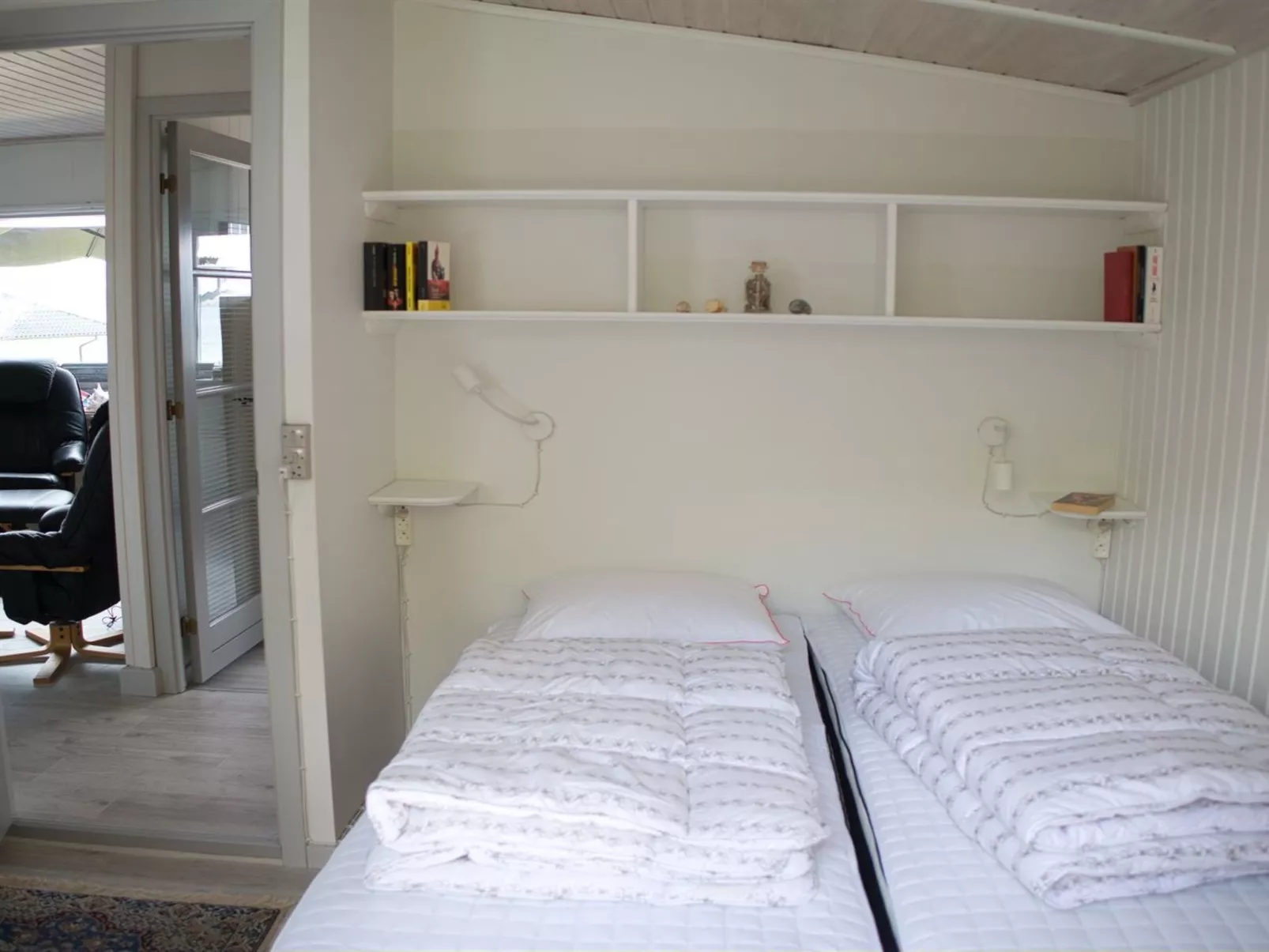 "Hilde" - 75m from the sea-Binnen