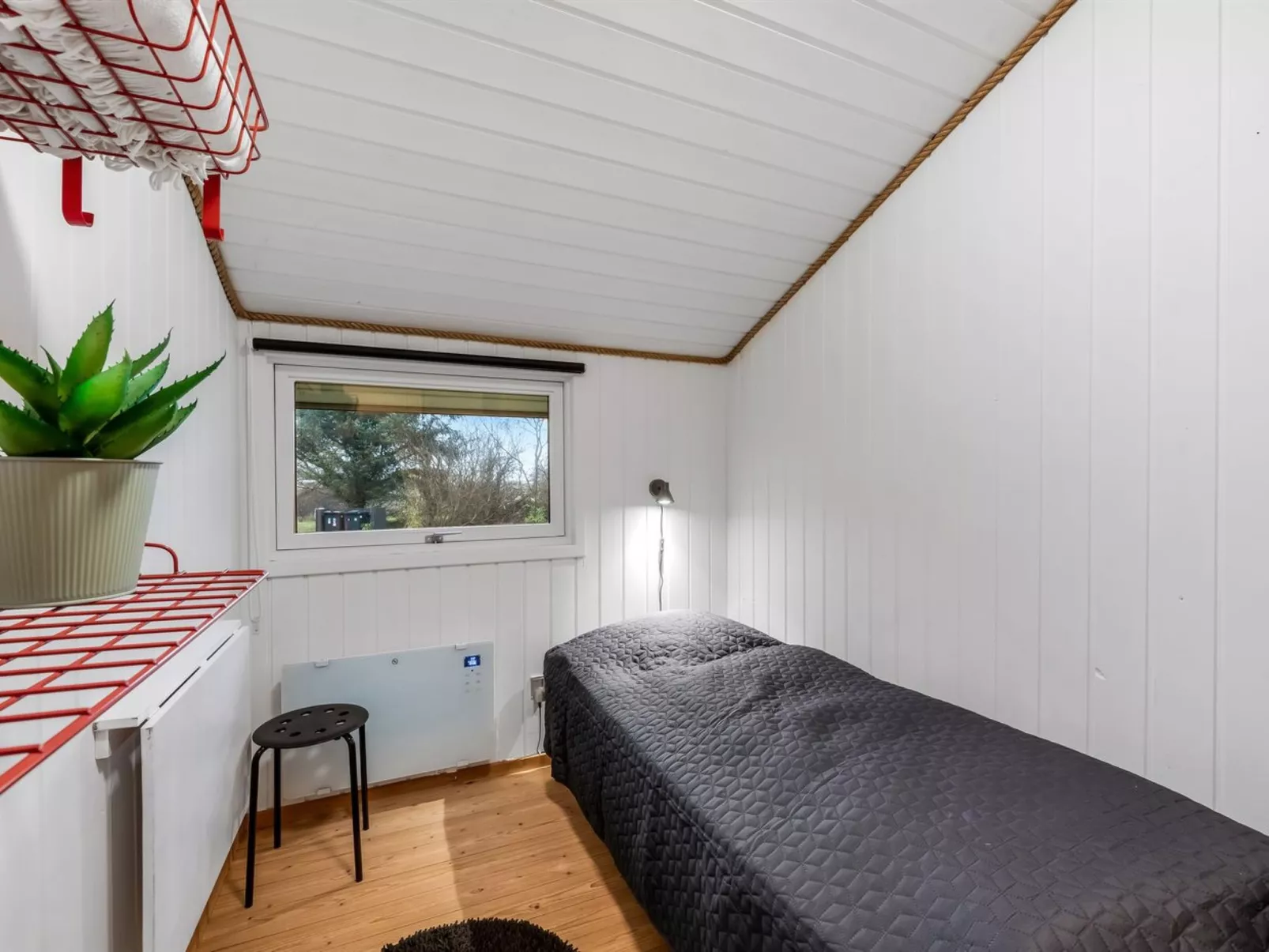 "Veera" -  from the sea-Binnen