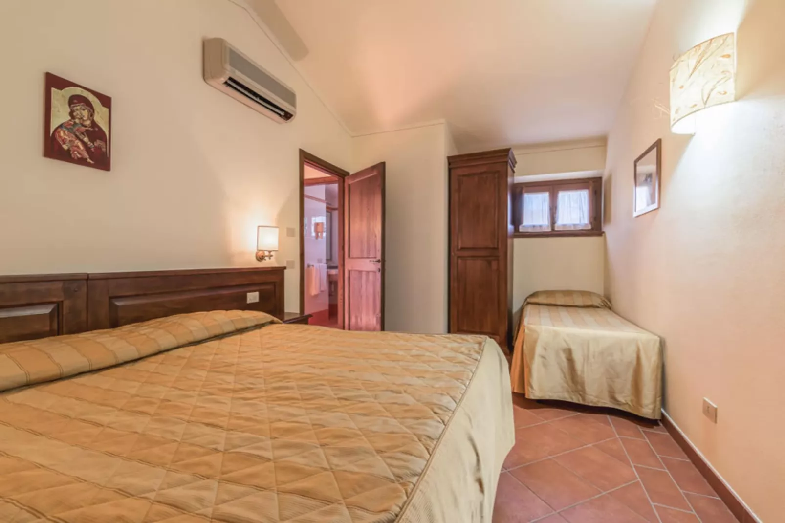 Residence Antico Casale // TWO ROOM App 4PAX B4