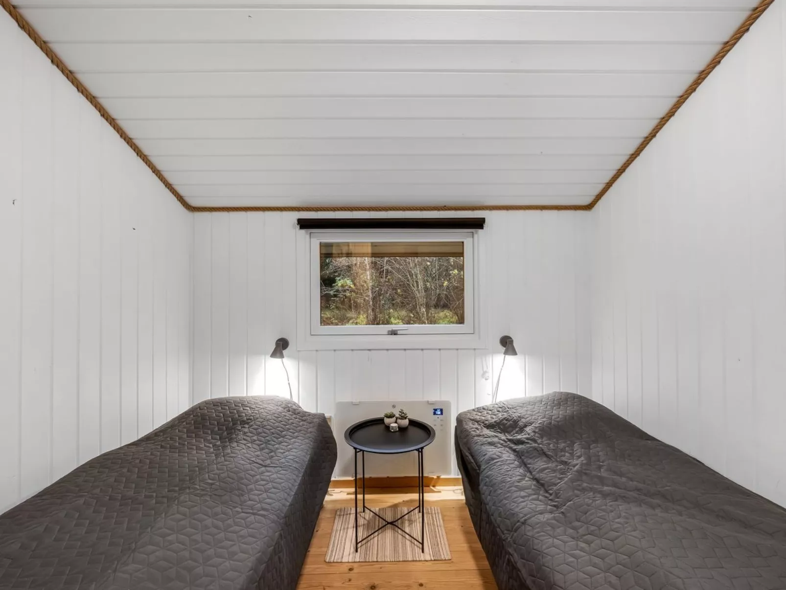 "Veera" -  from the sea-Binnen