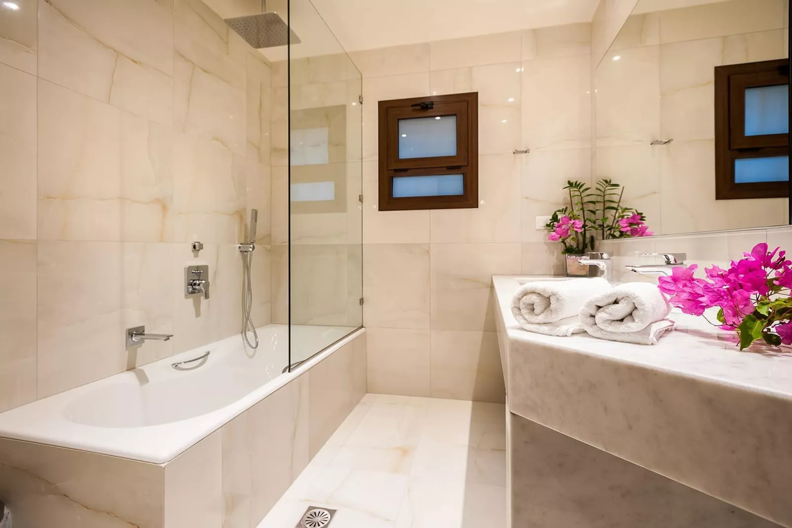 Villa Arhontariki 6prs-Badkamer