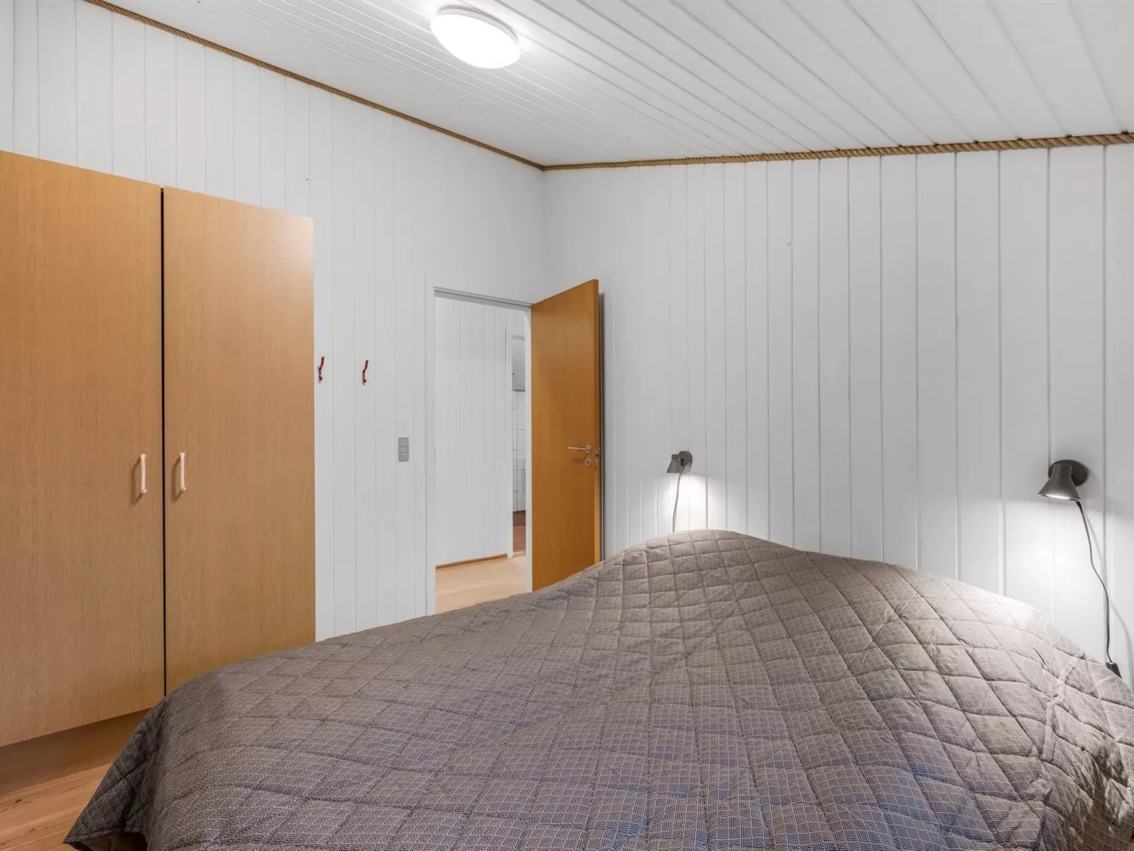 "Veera" -  from the sea-Binnen