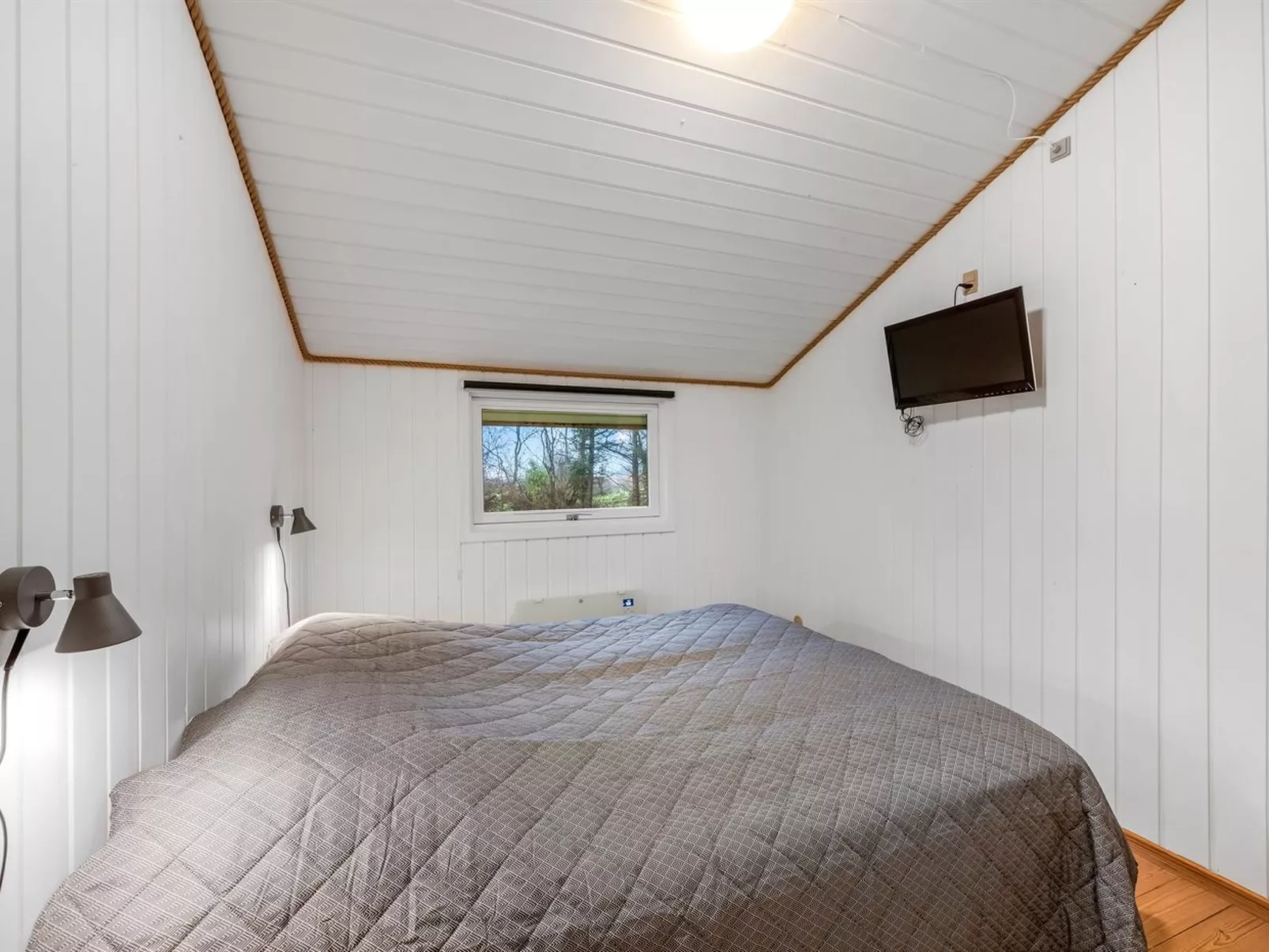 "Veera" -  from the sea-Binnen