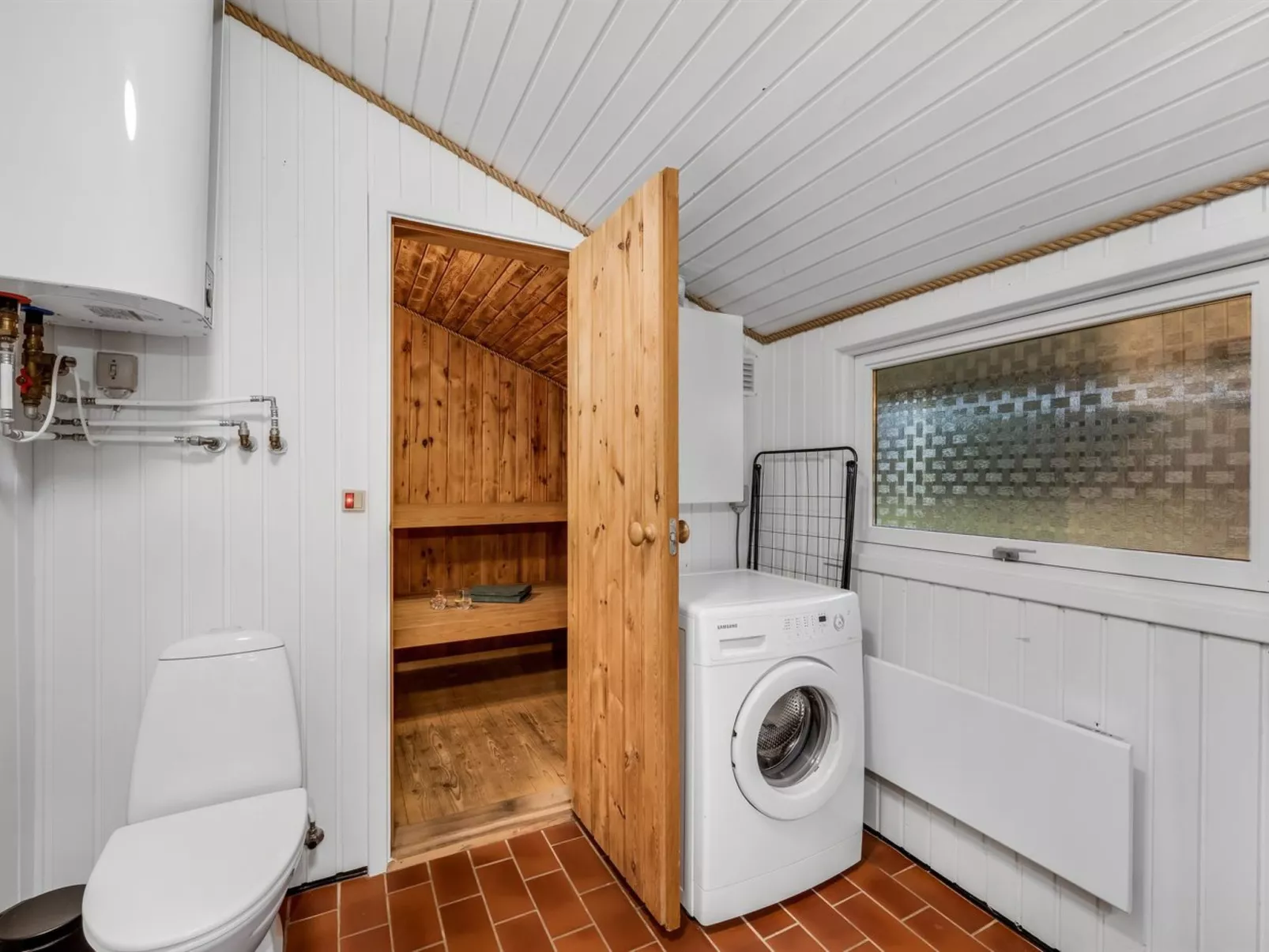 "Veera" -  from the sea-Binnen