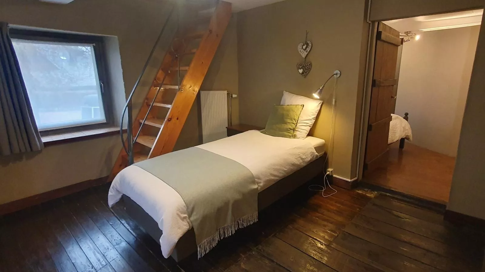 Les Pierris near F1 circuit-Slaapkamer